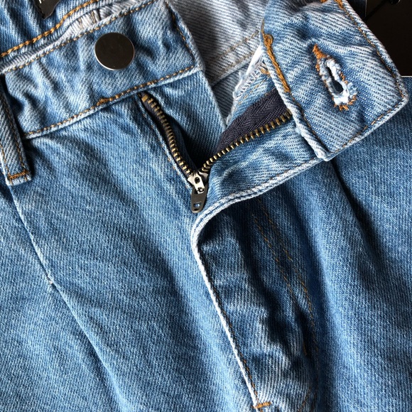 PrettyLittleThing ~ Baggy Boyfriend Longline Short ~ Women’s Size 32 Waist - Picture 2 of 13